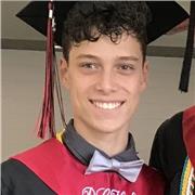 Doy clases particulares de inglés para niños, experiencia como profesor particular y trato con niños. Estancia en EEUU